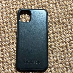 “Otterbox fits iPhone 11 Pro Max”